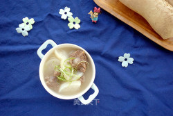 温而不燥的萝卜牛尾清汤