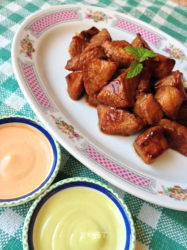 香煎肉丁——配芥末沙拉酱，番茄沙拉酱