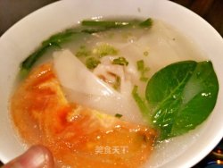 鲫鱼汤香菇抄手