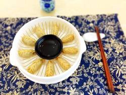 #春食野菜香#荠菜猪肉柳叶蒸饺