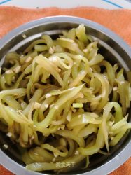 家常菜～～凉拌莴笋丝