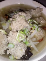 白萝卜丝肉丸汤