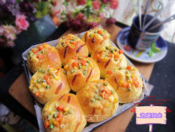 丘比沙拉酱试用--玉米沙拉肉松面包