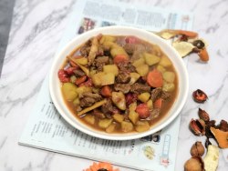 牛肉烧土豆胡萝卜