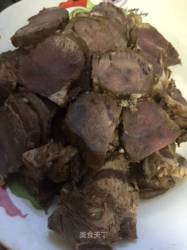 自家秘制酱牛肉