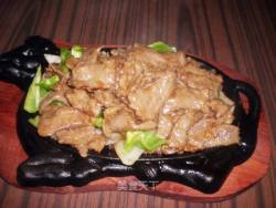 铁板黑椒牛柳