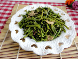 蕨菜炒肉