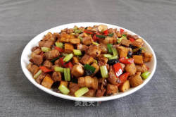 五花肉丁炒香干