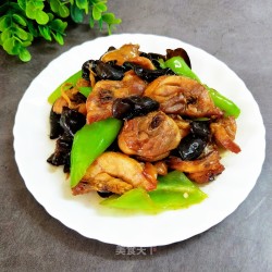 木耳青椒炒鸡块