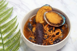 【小森妈妈菜谱】海参鲍鱼虫草花炖乌鸡