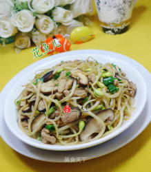 香葱香菇五花肉炒黄豆芽
