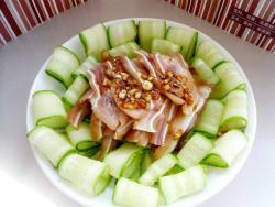 黄瓜拌猪耳