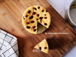 玉米面葡萄干发糕