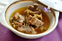 【姬松茸炖排骨】