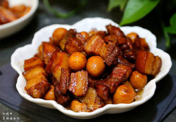 鹌鹑蛋红烧肉