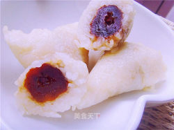 蜜枣甜粽 。