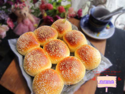 豆沙香酥粒面包