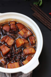 茶树菇烧肉