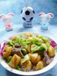 瘦肉片圆白菜炒胡萝卜面疙瘩