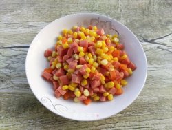 火腿肠胡萝卜炒玉米