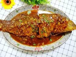 红油豆瓣酱烧鲤鱼