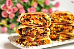 胡萝卜黑木耳煎菜条