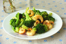 蒜蓉西蓝花炒虾仁