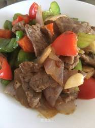 洋葱西芹炒牛肉