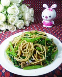 瘦肉丝芹菜炒荞麦面