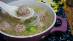 萝卜丝汆肉丸汤