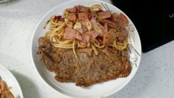 黑胡椒牛排VS黑胡椒意面