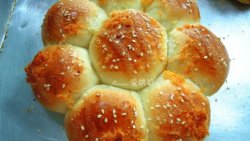 合家欢肉松面包附沙拉酱做法