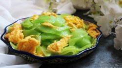 春季养生瘦身快手菜｜莴笋炒鸡蛋