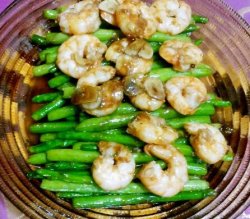耗油鲜虾芦笋