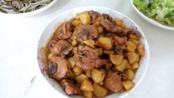 红烧鸡腿土豆块