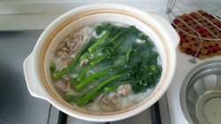 菜心瘦肉汤粉（用干河粉制作的）