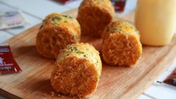 沙拉酱肉松面包卷