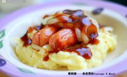 猪肉肠烧汁土豆泥