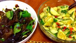 午饭小吃—酸辣拍黄瓜+凉拌黑木耳