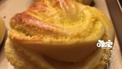 花式奶香椰蓉面包