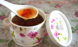 桃胶皂角米雪燕银耳羹