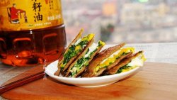 全麦韭菜鸡蛋饼#金龙鱼外婆乡小榨菜籽油 外婆的时光机#