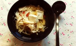 金针豆腐汤