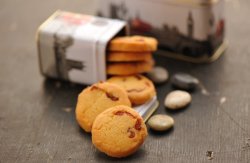 巧用废弃材料制作蔓越莓曲奇饼干