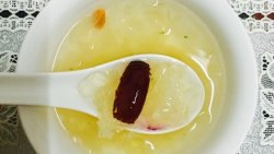 芦荟银耳冰糖（蜂蜜）水