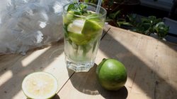 青柠檬薄荷苏打水