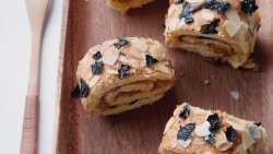 海苔杏仁肉松蛋糕卷