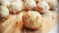 椰蓉夹心酥（巧克力奶油芝士馅）