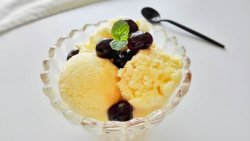 低脂牛奶樱桃冰激凌