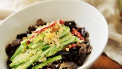 蒜泥黑木耳拌黄瓜